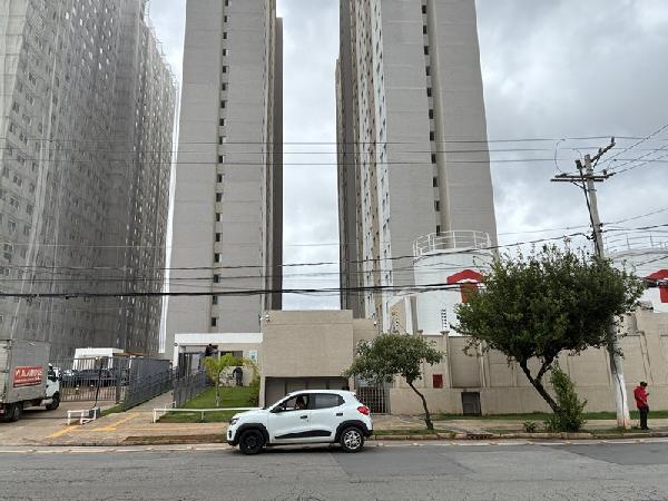 Vende-se em Sao Paulo-SP  apto, 50.63 de área total, 33.23 de área privativa,  2_qto(s), WC, 1_sala(s), cozinha.