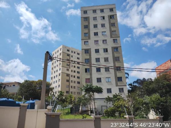 Vende-se em Sao Paulo-SP  apto, 61.72 de área total, 34.72 de área privativa,  2_qto(s), a.serv, WC, 1_sala(s), cozinha.