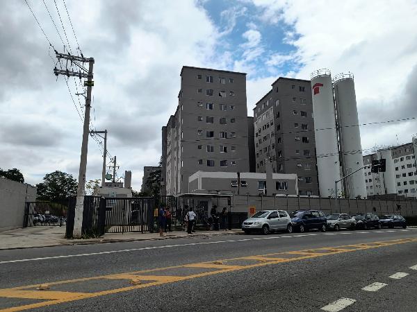 Vende-se em Sao Paulo-SP  apto, 68.39 de área total, 40.20 de área privativa,  2_qto(s), WC, 1_sala(s), cozinha.