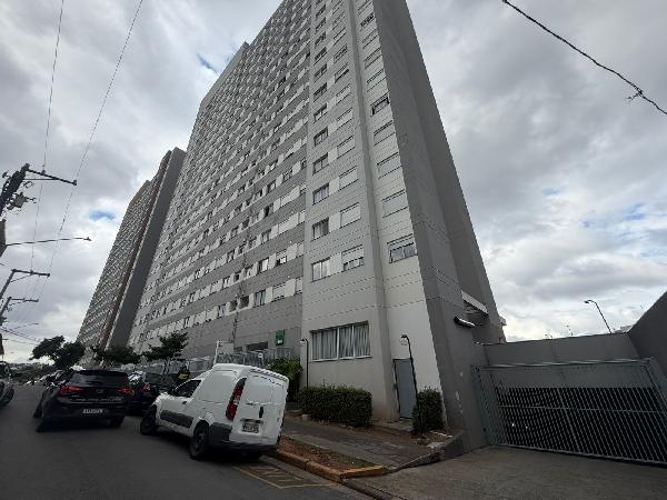 Vende-se em Sao Paulo-SP  apto, 52.94 de área total, 36.61 de área privativa,  2_qto(s), a.serv, WC, 1_sala(s), cozinha.