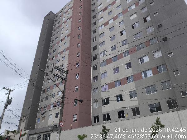 Vende-se em Sao Paulo-SP  apto, 47.70 de área total, 35.32 de área privativa,  2_qto(s), WC, 1_sala(s), cozinha.