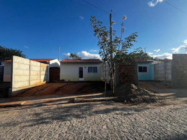 Vende-se em Belo Jardim-PE  Casa, 46.30 de área privativa, 148.20 de área do terreno,  2_qto(s), a.serv, WC, 1_sala(s), cozinha.