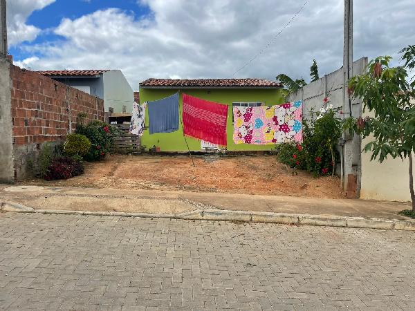 Vende-se em Belo Jardim-PE  Casa, 46.30 de área total, 46.30 de área privativa, 148.20 de área do terreno,  2_qto(s), a.serv, WC, 1_sala(s), cozinha.
