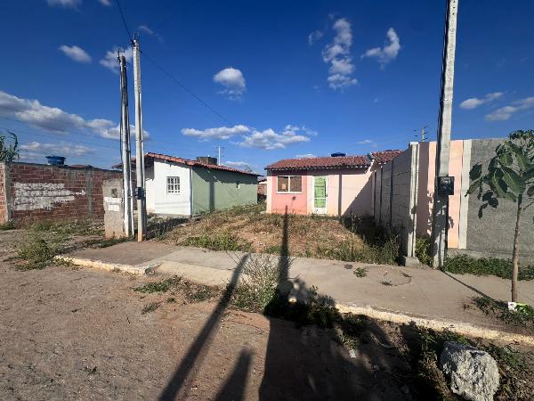 Vende-se em Belo Jardim-PE  Casa, 40.00 de área privativa, 148.20 de área do terreno,  2_qto(s), a.serv, WC, 1_sala(s), cozinha, 1_vaga(s) de garagem.