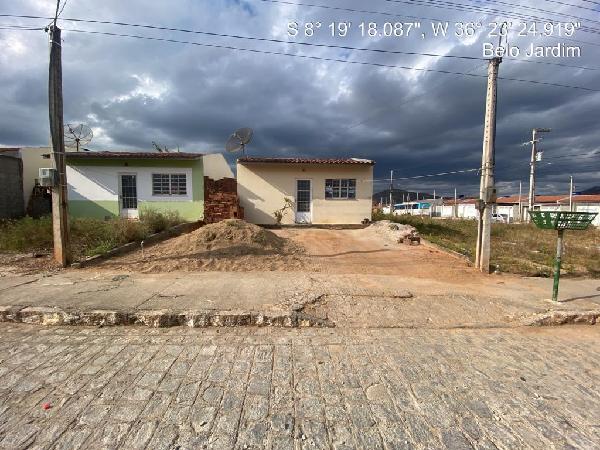 Vende-se em Belo Jardim-PE  Casa, 46.20 de área privativa, 127.50 de área do terreno,  2_qto(s), a.serv, WC, 1_sala(s), cozinha, 1_vaga(s) de garagem.