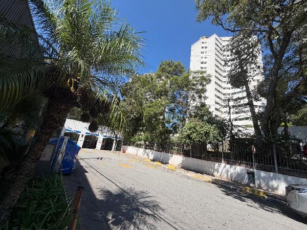 Vende-se em Sao Paulo-SP  apto, 107.34 de área total, 90.14 de área privativa,  2_qto(s), a.serv, WC, 1_sala(s), cozinha, 1_vaga(s) de garagem.