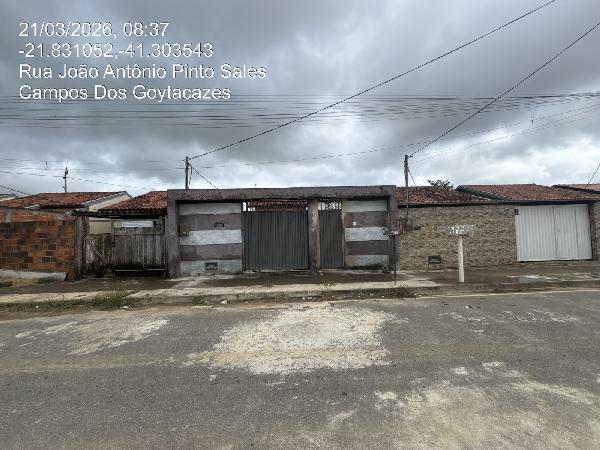 Vende-se em Campos Dos Goytacazes-RJ  Casa, 45.00 de área total, 45.00 de área privativa, 150.00 de área do terreno,  2_qto(s), varanda, WC, 1_sala(s), cozinha.