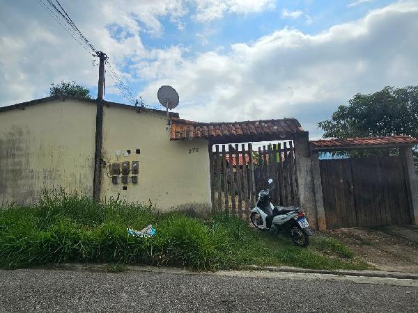 Vende-se em Mage-RJ  Casa, 74.50 de área total, 74.50 de área privativa, 81.75 de área do terreno,  2_qto(s), a.serv, WC, 1_sala(s), cozinha.