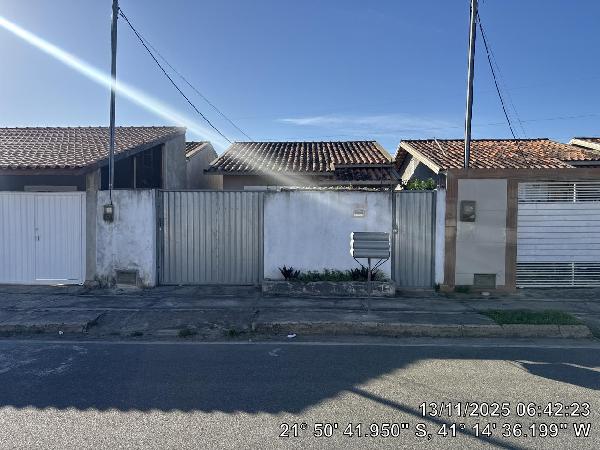 Vende-se em Campos Dos Goytacazes-RJ  Casa, 51.40 de área total, 51.40 de área privativa, 140.00 de área do terreno,  2_qto(s), a.serv, WC, 1_sala(s), cozinha, 1_vaga(s) de garagem.