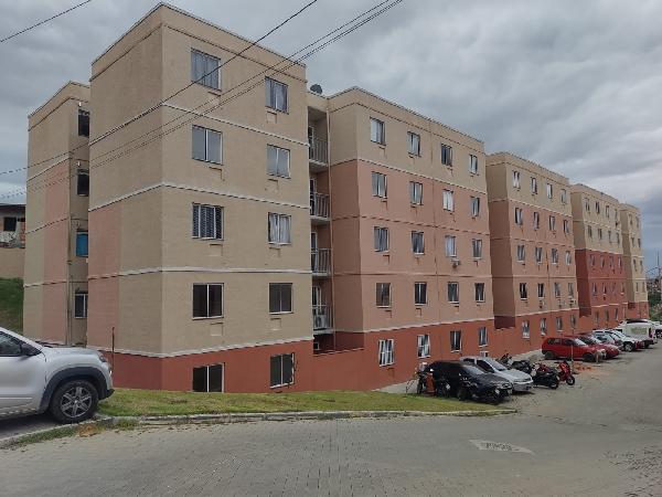Vende-se em Belford Roxo-RJ  apto, 100.90 de área total, 45.18 de área privativa,  2_qto(s), a.serv, WC, 1_sala(s), cozinha, 1_vaga(s) de garagem.
