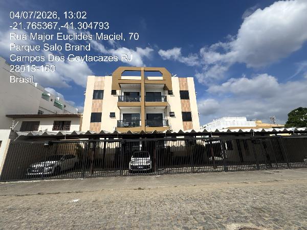 Vende-se em Campos Dos Goytacazes-RJ  apto, 57.00 de área total, 57.00 de área privativa,  2_qto(s), varanda, a.serv, WC, 1_sala(s), cozinha, 1_vaga(s) de garagem.