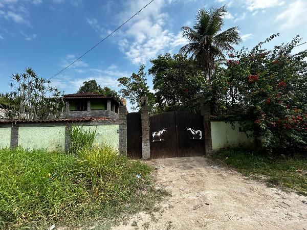 Vende-se em Cachoeiras De Macacu-RJ  Casa, 69.60 de área privativa, 4660.00 de área do terreno,  2_qto(s), varanda, 1_sala(s), cozinha.