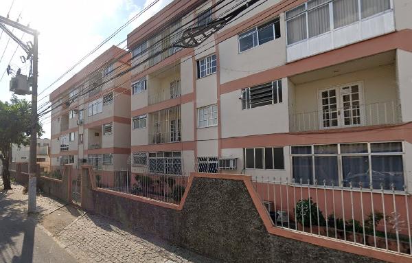 Vende-se em Campos Dos Goytacazes-RJ  apto, 62.99 de área privativa,  2_qto(s), a.serv, WC, 1_sala(s), cozinha, 1_vaga(s) de garagem.
