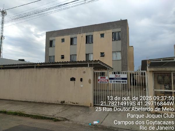 Vende-se em Campos Dos Goytacazes-RJ  apto, 79.54 de área total, 45.96 de área privativa,  2_qto(s), a.serv, WC, 1_sala(s), cozinha.