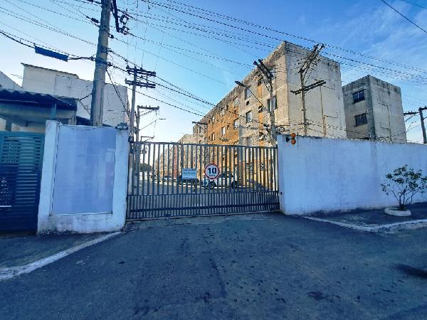 Vende-se em Itaborai-RJ  apto, 46.59 de área total, 46.59 de área privativa,  2_qto(s), WC, 1_sala(s), cozinha.