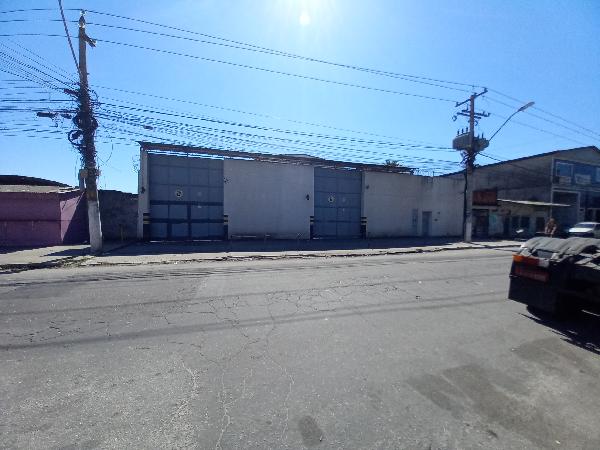 Vende-se em Duque De Caxias-RJ  barracão, 700.00 de área privativa, 960.00 de área do terreno, WC, 6_sala(s).