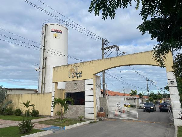 Vende-se em Itaborai-RJ  Casa, 51.60 de área total, 51.60 de área privativa, 232.24 de área do terreno,  2_qto(s), varanda, a.serv, WC, 1_sala(s), cozinha.