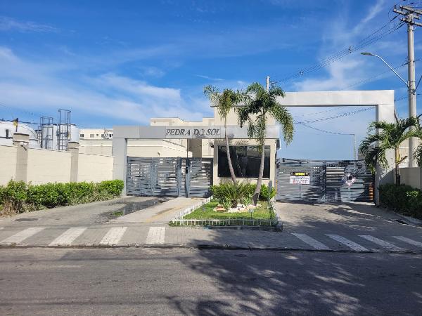 Vende-se em Itaborai-RJ  apto, 49.52 de área total, 41.42 de área privativa,  2_qto(s), WC, 1_sala(s), cozinha, 1_vaga(s) de garagem.
