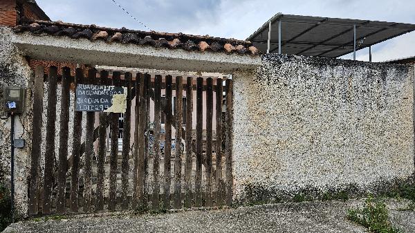 Vende-se em Mage-RJ  Casa, 68.85 de área privativa, 180.00 de área do terreno,  2_qto(s), a.serv, WC, 1_sala(s), sacada, cozinha.