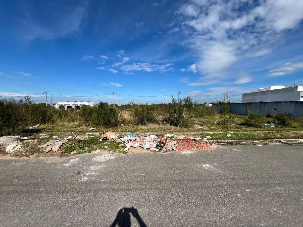 Vende-se em Campos Dos Goytacazes-RJ  Casa, 90.89 de área total, 90.89 de área privativa, 348.00 de área do terreno,  2_qto(s), varanda, a.serv, WC, 1_sala(s), 1 lavabo(s), cozinha.