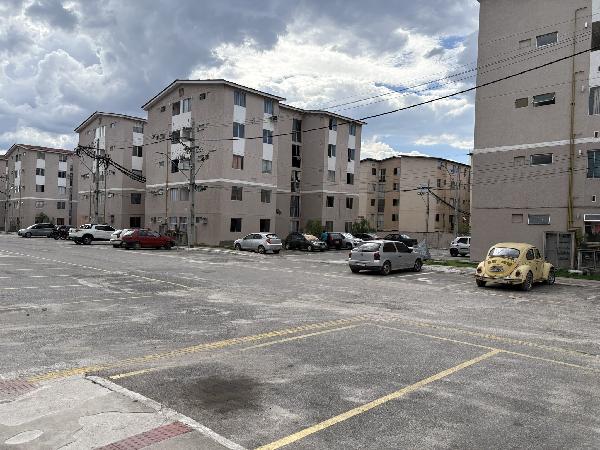 Vende-se em Itaborai-RJ  apto, 43.95 de área total, 43.95 de área privativa,  2_qto(s), a.serv, WC, 1_sala(s), cozinha.