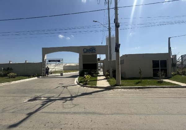 Vende-se em Itaborai-RJ  Casa, 52.28 de área total, 51.60 de área privativa, 208.12 de área do terreno,  2_qto(s), a.serv, WC, 1_sala(s), cozinha, 1_vaga(s) de garagem.