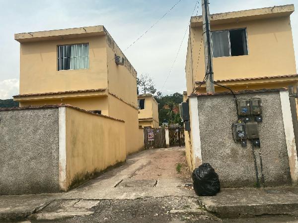 Vende-se em Mage-RJ  Casa, 56.42 de área privativa, 85.61 de área do terreno,  2_qto(s), WC, 1_sala(s), cozinha, 1_vaga(s) de garagem.