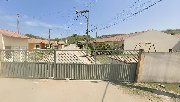 Vende-se em Itaborai-RJ  Casa, 58.40 de área total, 58.40 de área privativa, 190.74 de área do terreno,  3_qto(s), varanda, a.serv, WC, 1_sala(s), cozinha.
