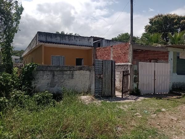 Vende-se em Mage-RJ  Casa, 76.50 de área privativa, 180.00 de área do terreno,  2_qto(s), varanda, a.serv, WC, 1_sala(s), cozinha, 1_vaga(s) de garagem.