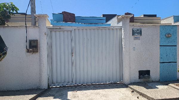 Vende-se em Marica-RJ  Casa, 71.95 de área total, 71.95 de área privativa, 240.00 de área do terreno,  2_qto(s), a.serv, WC, 1_sala(s), cozinha.