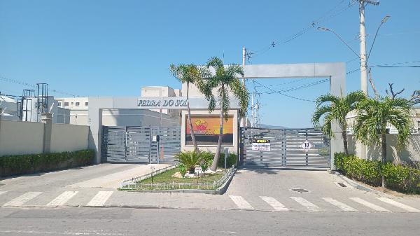 Vende-se em Itaborai-RJ  apto, 49.52 de área total, 41.42 de área privativa,  2_qto(s), WC, 1_sala(s), cozinha, 1_vaga(s) de garagem.