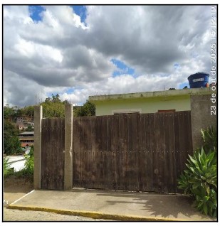 Vende-se em Duas Barras-RJ  Casa, 64.00 de área total, 64.00 de área privativa, 203.13 de área do terreno,  2_qto(s), a.serv, WC, 1_sala(s), cozinha, 1_vaga(s) de garagem.