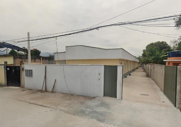 Vende-se em Duque De Caxias-RJ  Casa, 41.71 de área total, 41.71 de área privativa, 100.49 de área do terreno,  2_qto(s), a.serv, 1_sala(s), cozinha, 1_vaga(s) de garagem.