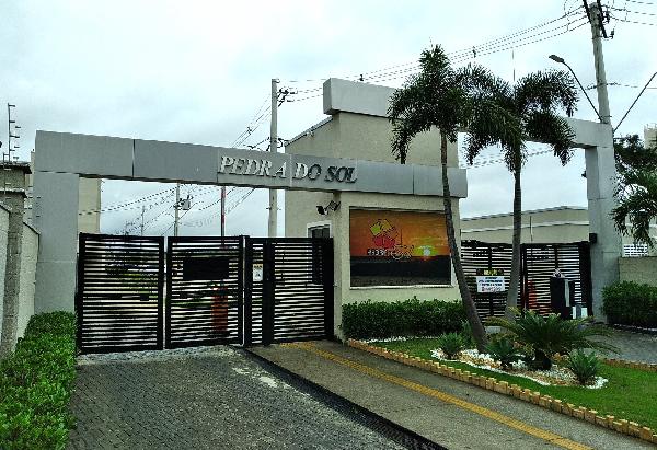 Vende-se em Itaborai-RJ  apto, 49.52 de área total, 41.42 de área privativa,  2_qto(s), WC, 1_sala(s), cozinha, 1_vaga(s) de garagem.