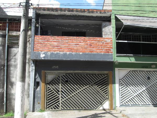 Vende-se em Sao Paulo-SP  Casa, 180.00 de área total, 75.27 de área privativa, 75.02 de área do terreno,  3_qto(s), a.serv, WC, 1_sala(s), cozinha, Terraco.
