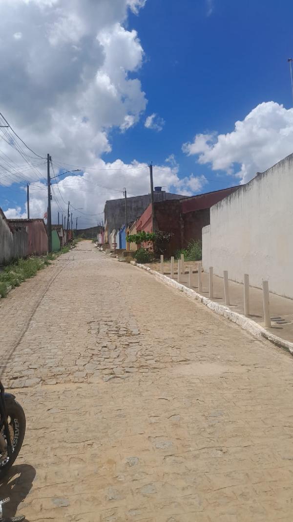Vende-se em Cha De Alegria-PE  Casa, 55.74 de área total, 55.74 de área privativa, 91.00 de área do terreno,  2_qto(s), a.serv, WC, 1_sala(s), cozinha.