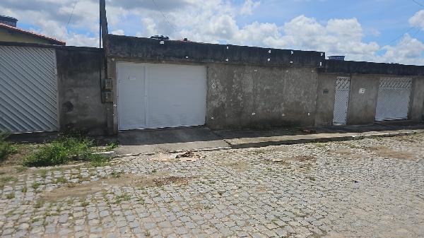 Vende-se em Caruaru-PE  Casa, 50.00 de área total, 50.00 de área privativa, 159.60 de área do terreno,  2_qto(s), a.serv, WC, 1_sala(s), cozinha, Terraco.