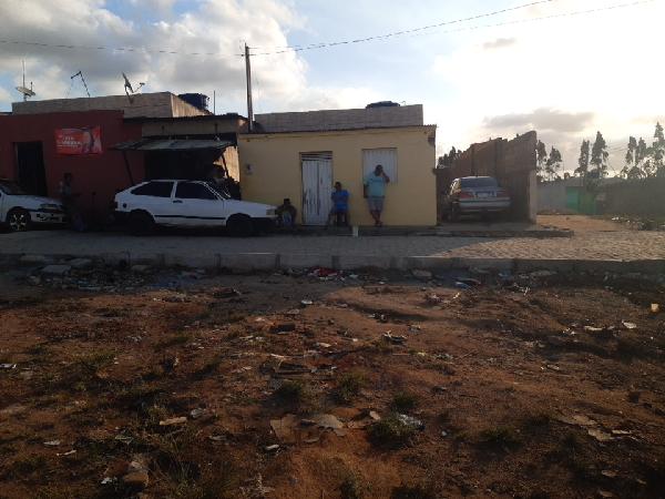 Vende-se em Cha De Alegria-PE  Casa, 55.75 de área privativa, 127.50 de área do terreno,  2_qto(s), a.serv, WC, 1_sala(s), cozinha, 1_vaga(s) de garagem.