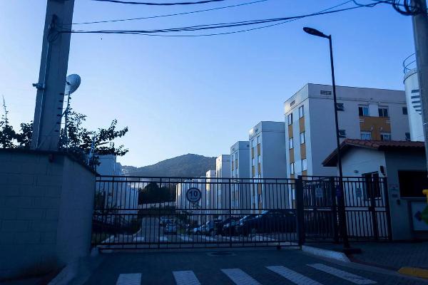 Vende-se em Sao Paulo-SP  apto, 89.38 de área total, 43.76 de área privativa,  2_qto(s), a.serv, WC, 1_sala(s), cozinha.