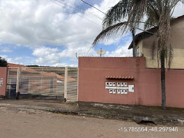 Vende-se em Aguas Lindas De Goias-GO  Casa, 68.49 de área total, 68.49 de área privativa, 150.16 de área do terreno,  2_qto(s), varanda, a.serv, WC, WC Emp, 1_sala(s), cozinha.