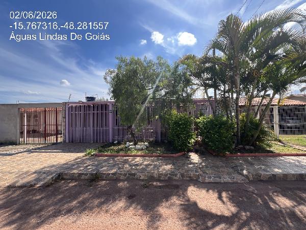 Vende-se em Aguas Lindas De Goias-GO  Casa, 114.07 de área total, 46.07 de área privativa, 200.00 de área do terreno,  2_qto(s), varanda, a.serv, WC, 1_sala(s), cozinha.