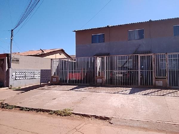 Vende-se em Aguas Lindas De Goias-GO  Casa, 124.78 de área total, 68.58 de área privativa, 94.78 de área do terreno,  2_qto(s), a.serv, WC, 1_sala(s), cozinha, 1_vaga(s) de garagem.