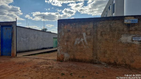 Vende-se em Aguas Lindas De Goias-GO  Casa, 69.94 de área total, 69.94 de área privativa, 222.22 de área do terreno,  2_qto(s), varanda, a.serv, WC, 1_sala(s), cozinha.