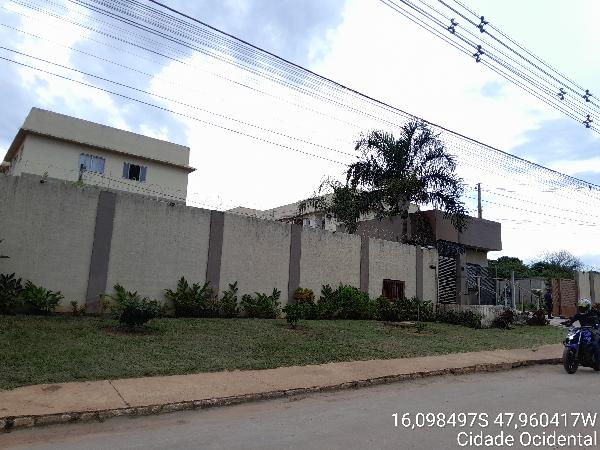 Vende-se em Cidade Ocidental-GO  apto, 47.95 de área privativa,  2_qto(s), varanda, a.serv, WC, 1_sala(s), cozinha, 1_vaga(s) de garagem.
