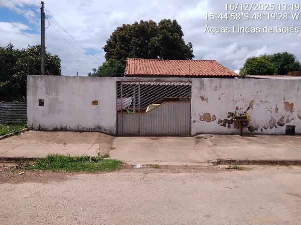 Vende-se em Aguas Lindas De Goias-GO  Casa, 62.47 de área total, 62.47 de área privativa, 360.00 de área do terreno,  2_qto(s), varanda, a.serv, WC, 1_sala(s), cozinha, 1_vaga(s) de garagem.