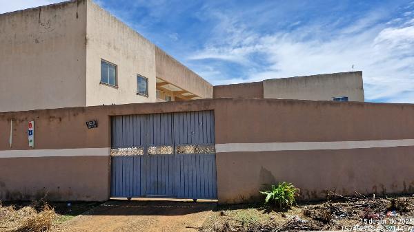 Vende-se em Aguas Lindas De Goias-GO  apto, 57.01 de área total, 50.41 de área privativa,  2_qto(s), a.serv, WC, 1_sala(s), cozinha.
