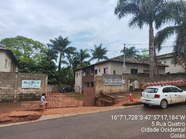 Vende-se em Cidade Ocidental-GO  apto, 51.99 de área privativa,  2_qto(s), a.serv, WC, 1_sala(s), cozinha.