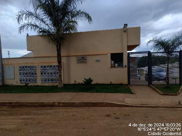 Vende-se em Cidade Ocidental-GO  Casa, 53.29 de área privativa, 134.64 de área do terreno,  2_qto(s), a.serv, WC, 1_sala(s), cozinha, 1_vaga(s) de garagem.