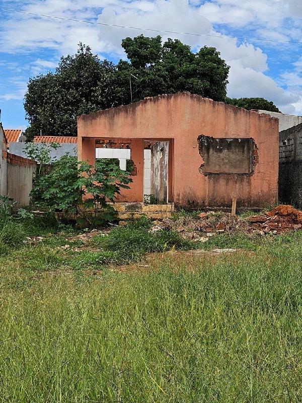 Vende-se em Aguas Lindas De Goias-GO  Casa, 69.39 de área total, 69.39 de área privativa, 250.00 de área do terreno,  2_qto(s), varanda, a.serv, WC, 1_sala(s), cozinha.
