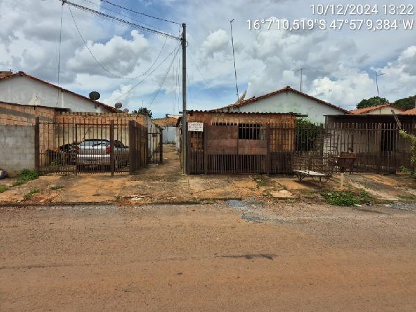 Vende-se em Cidade Ocidental-GO  Casa, 53.28 de área privativa, 140.00 de área do terreno,  2_qto(s), a.serv, WC, 1_sala(s), cozinha, 1_vaga(s) de garagem.